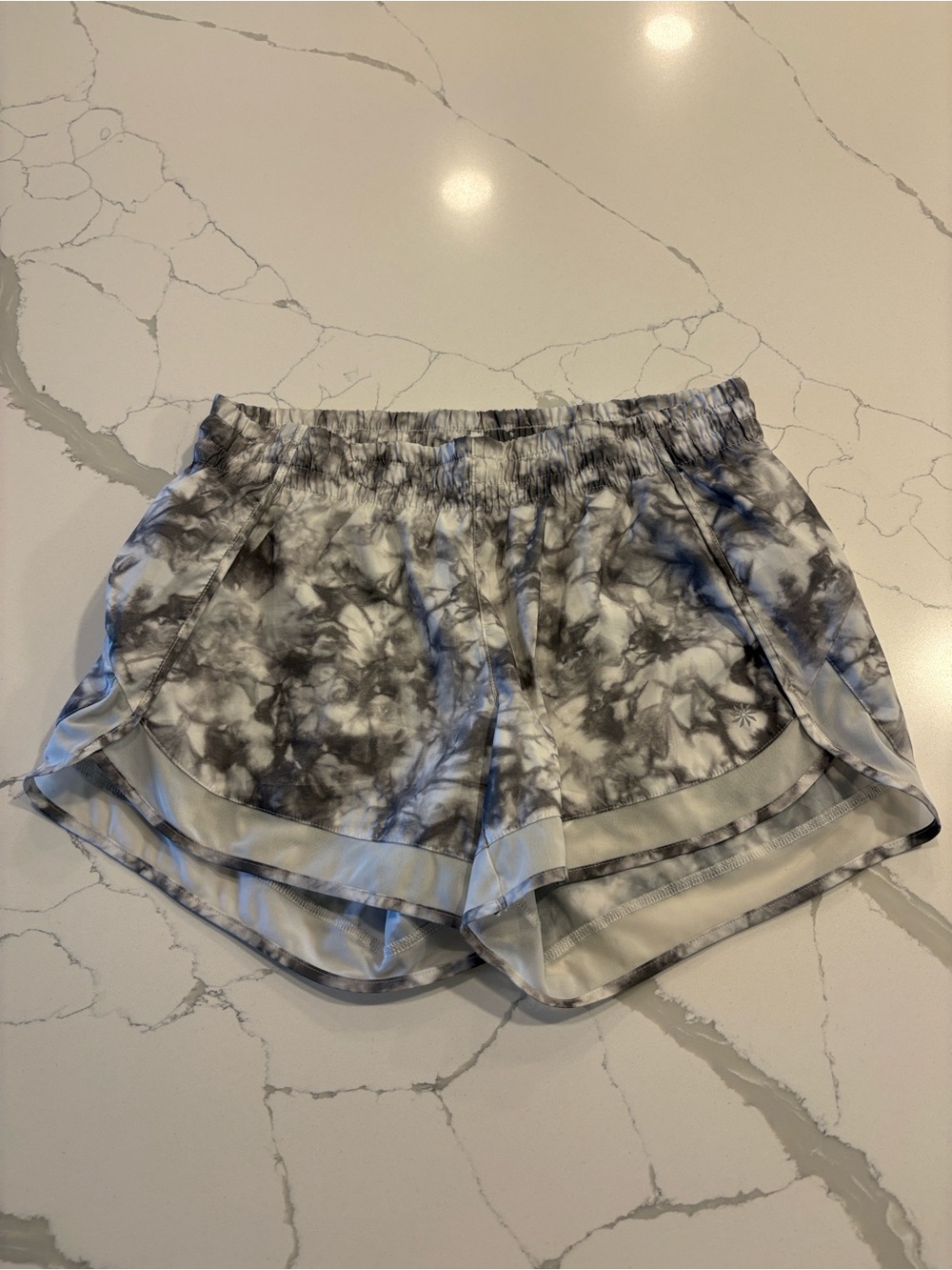 Athleta Racer Run Tie-Dye Athletic Shorts ~ Small ~ Gray/White